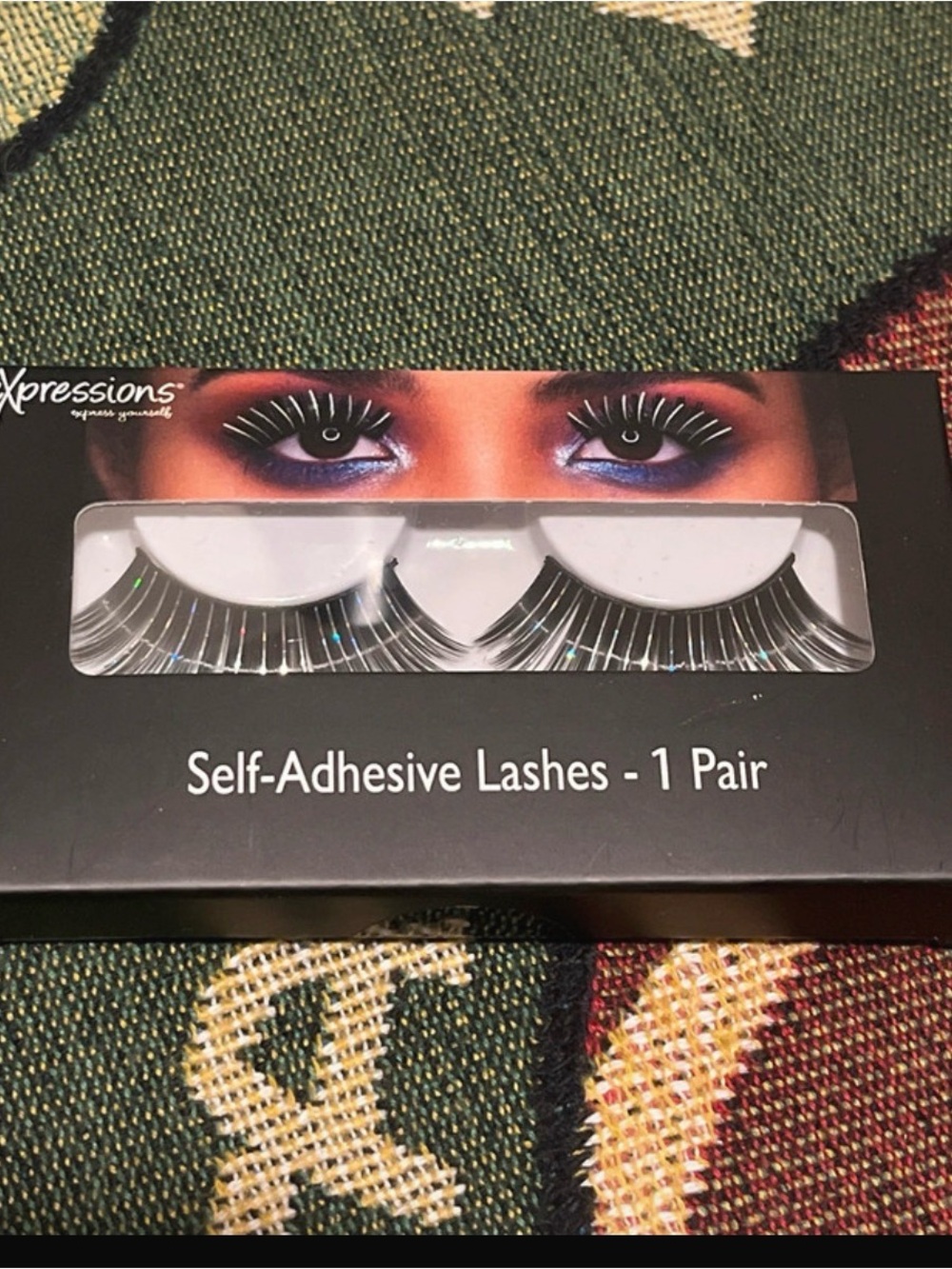 Expressions Self-Adhesive False Lashes in Black with Iridescent Highlights
